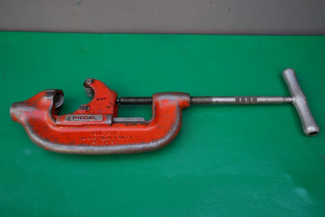 Ridgid 4-S 2 to 4 inch Pipe Cutter. Works Great. #102