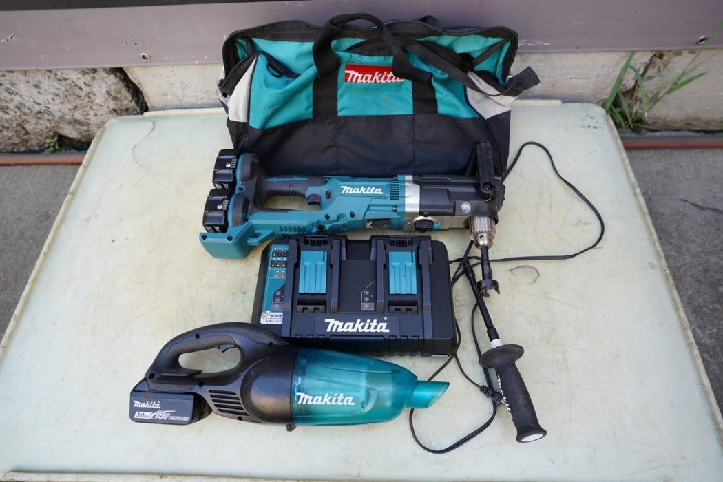 Makita Right Angle Cordless Drill XAD03 Charger DC18RD 2 Batteries Vacuum. Mint
