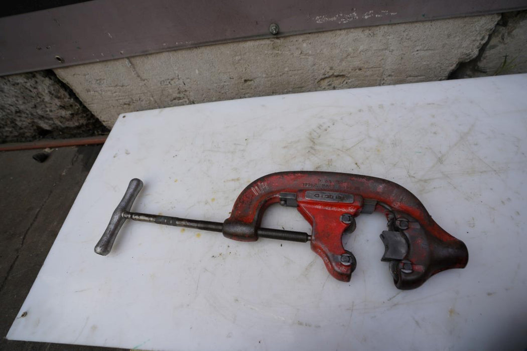 Ridgid Pipe Cutters 44S 2 1/2 to 4 inches Works Fine