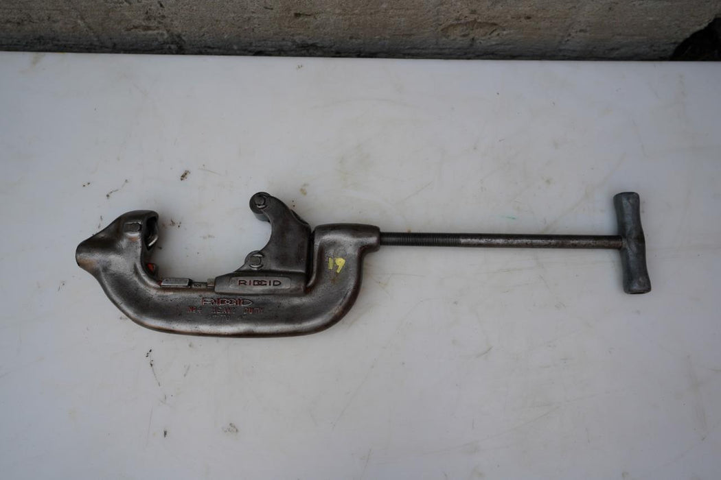 Ridgid 4-S 2 to 4 inch Pipe Cutter for Pipe Threader. #19