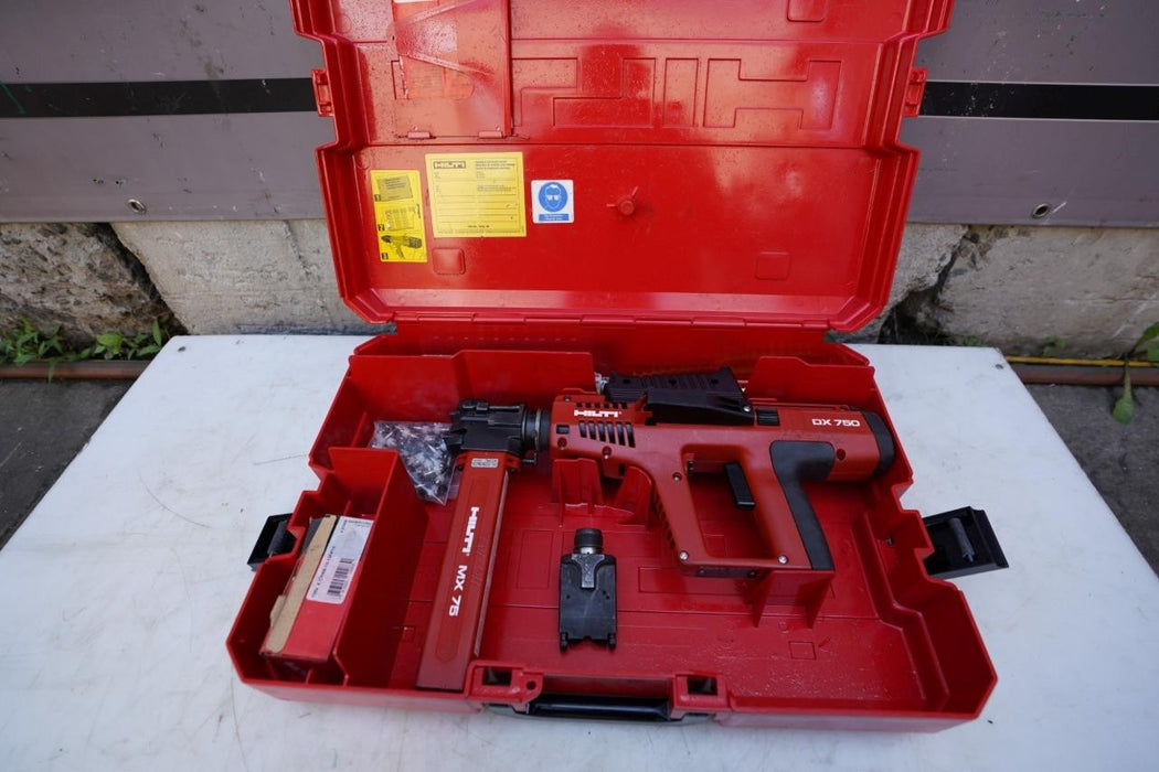 Hilti DX 750 Powder Actuated Nail Stud Gun MX 75 Works Great