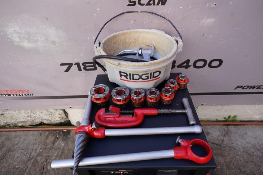 Ridgid 111R 1/8 to 1 1/4 Pipe Threader Die Set Cutter Reamer Oiler Great Shape