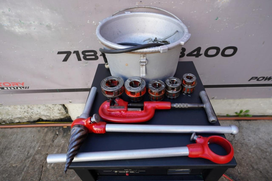 Ridgid 111R 3/8 to 1 1/4 Pipe Threader Die Set Cutter Reamer Oiler Great Shape