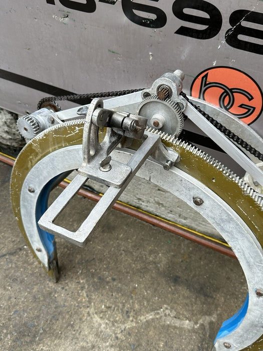 H&M 2C-20 Pipe Beveling Saddle Machine 12 - 20" + Bridge ,  Dogs, Great Shape 28