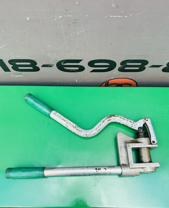 GREENLEE TOOLS 710 METAL STUD PUNCH FOR 1-11/32" DIAMETER HOLE ( 1" CONDUIT) #3