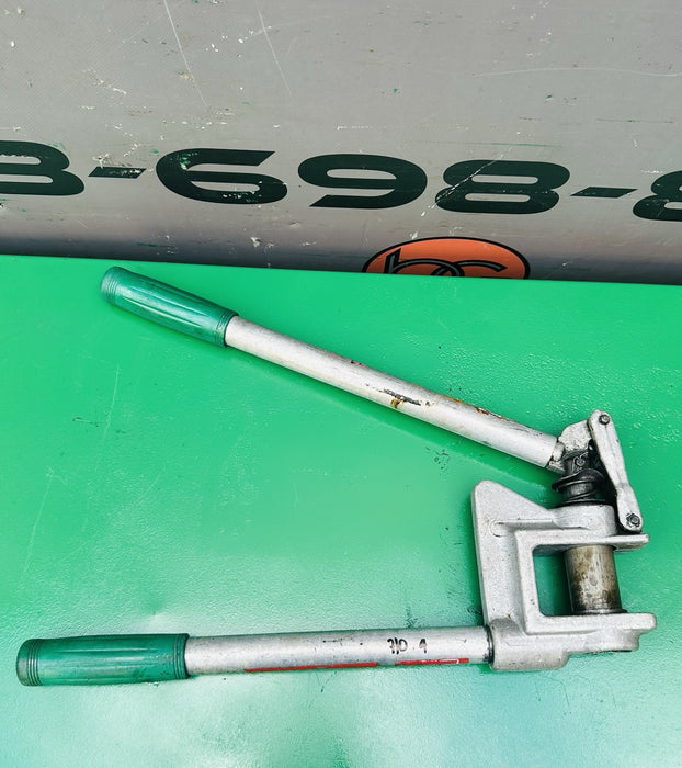 GREENLEE TOOLS 710 METAL STUD PUNCH FOR 1-11/32" DIAMETER HOLE ( 1" CONDUIT) #4