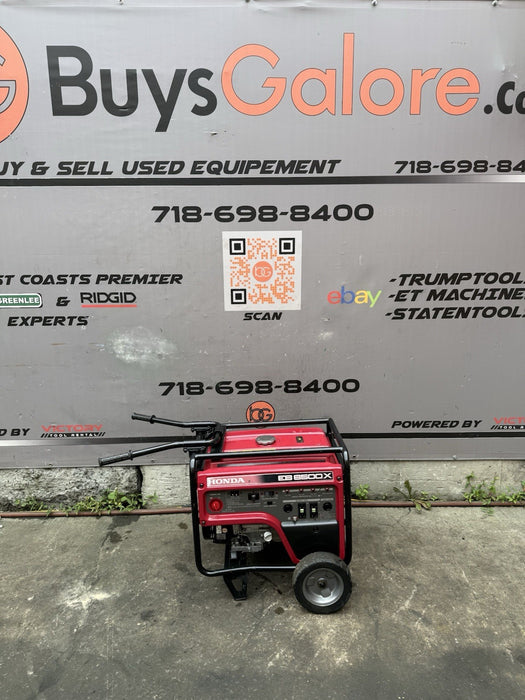 Honda EB6500X 6,500 Watt 120/240V Gas Industrial Portable Gas Generator