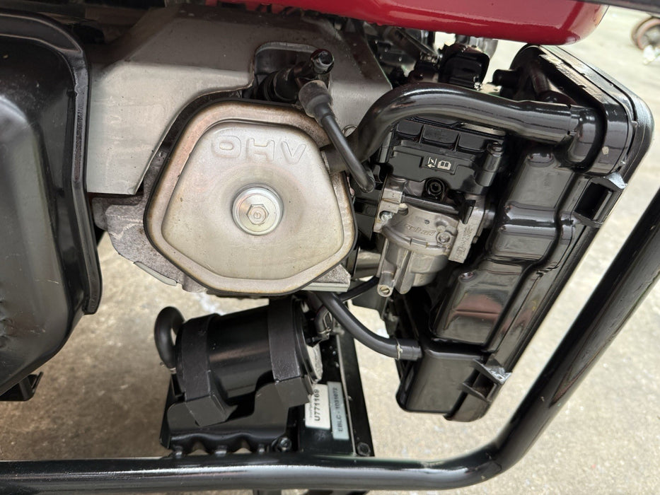 Honda EB6500X 6,500 Watt 120/240V Gas Industrial Portable Gas Generator