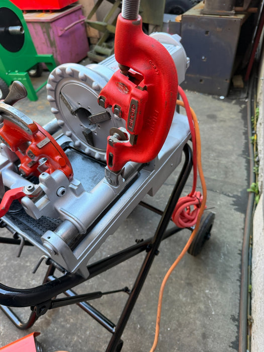 RIDGID 300 Compact Portable Wheeled Pipe Threader Die Head 1822 535 NPT USA