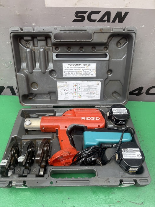 RIDGID 100-B Press Tool Kit 1/2" - 3/4" - 1" Jaws Battery & Charger.  Works Fine