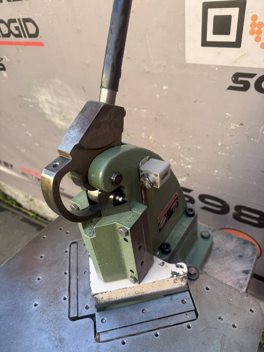 Di-Acro Manual Sheet Metal Corner Notcher 16 Gauge 6x6" Stand Great Shape.