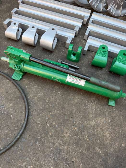 GREENLEE 882 Hydraulic Pipe Bender 1-1/4 - 2 RIGID EMT With Hand Pump