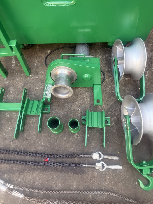 Greenlee 2000 LBS Cable Tugger Puller.  Works Fine.