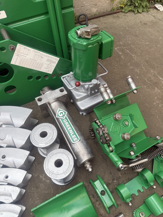 Greenlee 885 Hydraulic Pipe Bender 1-1/4”-5” Rigid Pipe.  Bending Table.  10/8