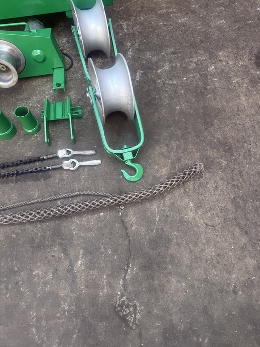 Greenlee 2000 LBS Cable Tugger Puller.  Works Fine.