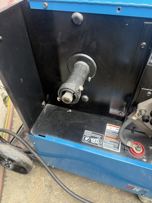 Miller Millermatic 350 MIG Welder Semi-Automatic Feed. Single or 3 Phase.  Nice.