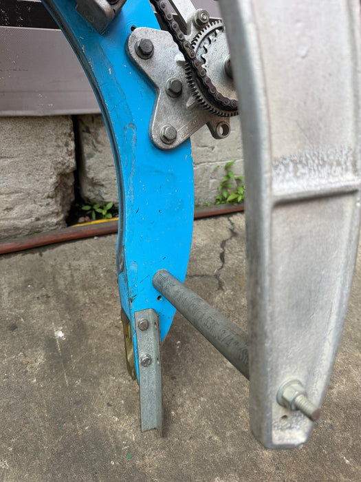 H&M Beveling Machine #4 20-26" Pipe w/ Torch Holder, Dogs - NO CHAIN