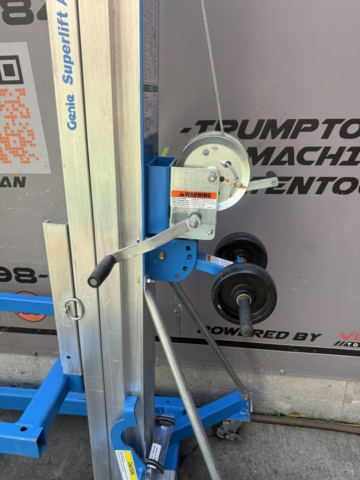 GENIE SLA-10 SUPERLIFT ADVANTAGE MATERIAL LIFT. MINT CONDITION