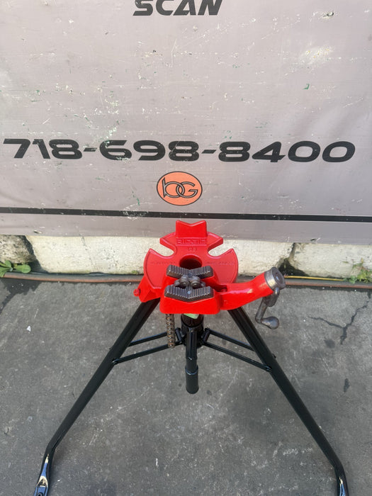 RIDGID 16703 425 PORTABLE TRISTAND CHAIN VISE  1/8”- 2-1/2”PIPE CAPACITY