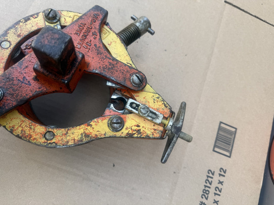 Victaulic Vic Cut Groover 3-1/2” to  4 inch.  Nice.  NO ratchet handle.  #2