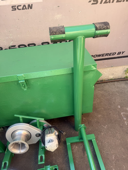 GREENLEE 640 4000 lbs Wire Cable Tugger Puller Set Box.  Works Fine.
