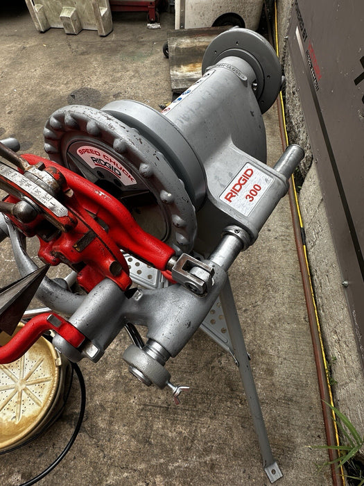 Ridgid 300 T-2 Pipe Threader Threading Machine 811Die Oiler Works Great