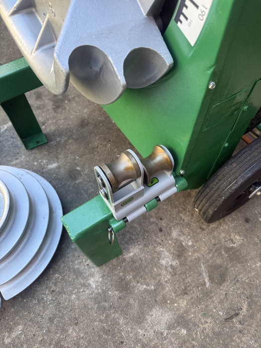 Greenlee 555 Conduit Pipe Bender 1/2"-2" RIGID & IMC   Works Great.  6/3