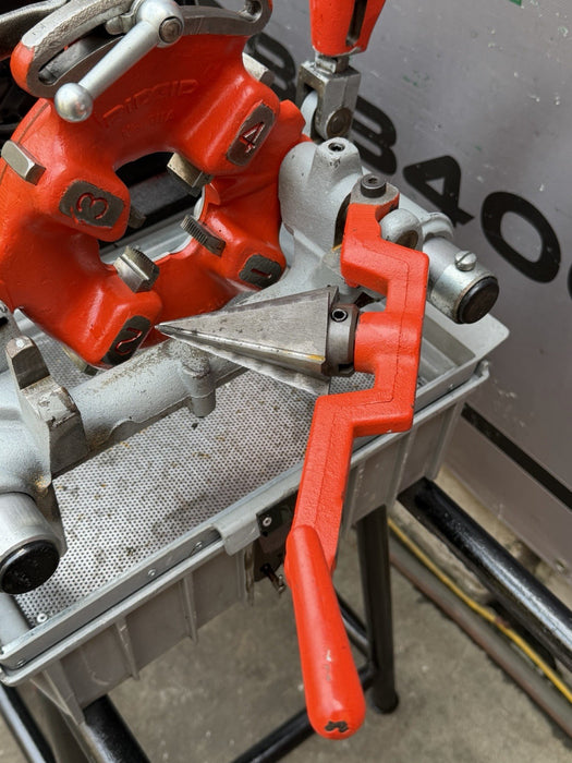 RIDGID® 1822-I Auto Chuck Pipe Threader with 811A Die & Cart, Excellent ✅