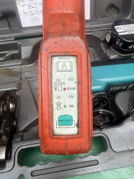 RIDGID 100-B Press Tool Kit 1/2" - 3/4" - 1" Jaws Battery & Charger.  Works Fine