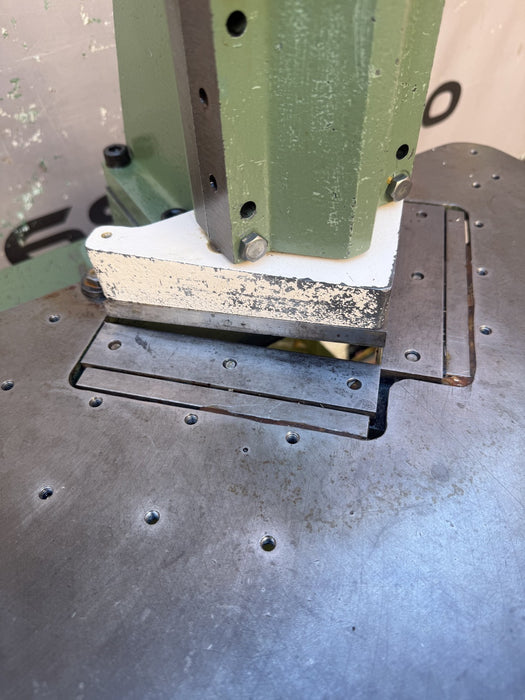 Di-Acro Manual Sheet Metal Corner Notcher 16 Gauge 6x6" Stand Great Shape.