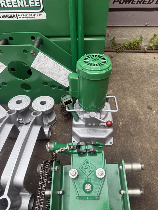 Greenlee 885 Hydraulic Pipe Bender 1-1/4”-5” Rigid & Bending Table.  GREAT SHAPE