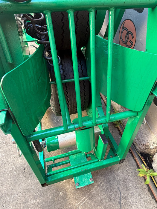 GREENLEE 6810 Ultra Feeder Electric Wire Puller - Reliable Cable Management