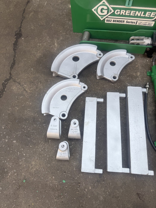 GREENLEE 882 Hydraulic Pipe Bender 1-1/4 to 2 EMT With Hand Pump.  Works Great.