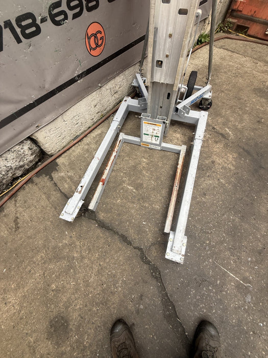 Genie Superlift Contractor, SLC- 12, 650 lbs Load, Lift 12’ 10”, MINT, #2