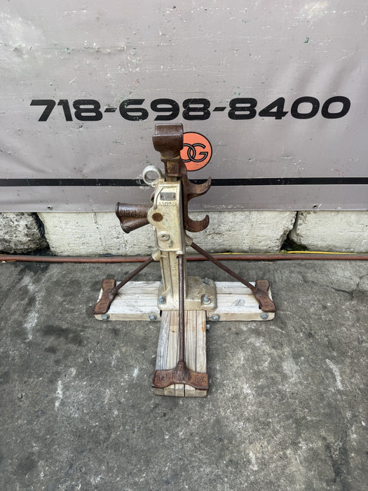 Simplex A1029 Aluminum Railroad Jack 10 Ton Capacity   Works Fine.