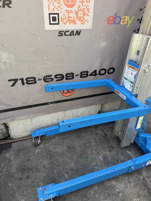 GENIE SLA-10 SUPERLIFT ADVANTAGE MATERIAL LIFT. MINT CONDITION