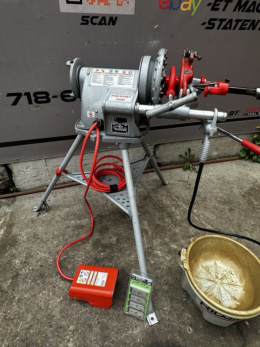 Ridgid 300 T-2 Pipe Threader Threading Machine 811Die Oiler Works Great