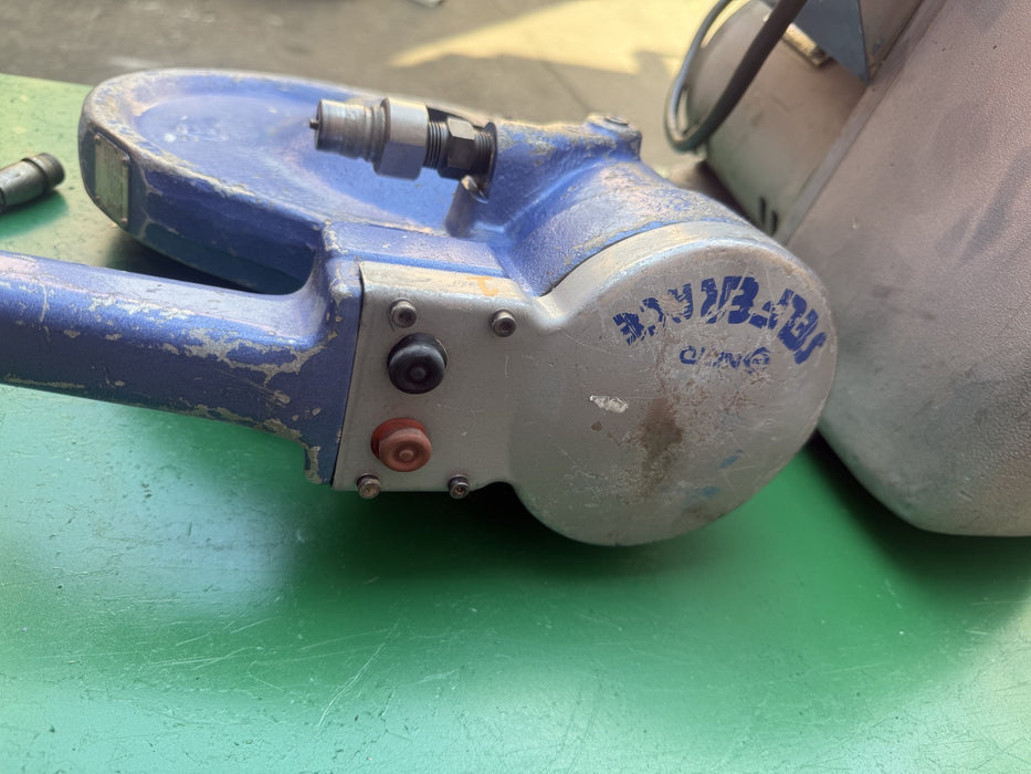 Nitto Kohki HS07-1624 Hydraulic 50 Ton Punch with HPD-05 Pump.  Works Fine.