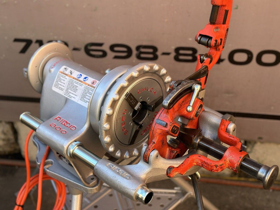RIDGID 300 PIPE THREADING MACHINE + FOOT SWITCH , CARRIAGE NICE REFURBISHED