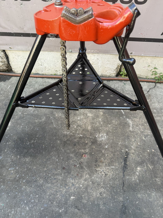 Ridgid 450 1/8 to 5 inch Tripod Pipe Vise for Ridgid Pipe Great Shape #1 8/7/26 — photo 2