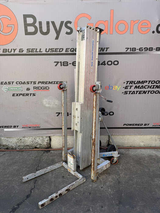 Genie Superlift Contractor, SLC- 24, 650 lbs Load Capacity, Lift Height 24' Nice