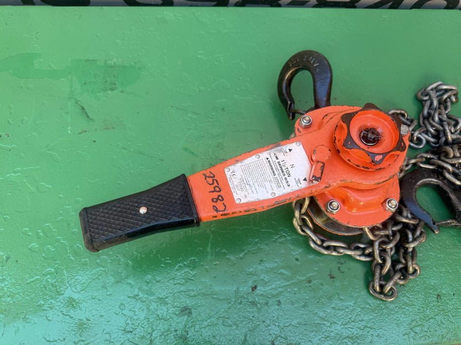 CM Series 653 1-1/2 Ton Lever Chain Hoist 12 Ft Lift Manual Come Along