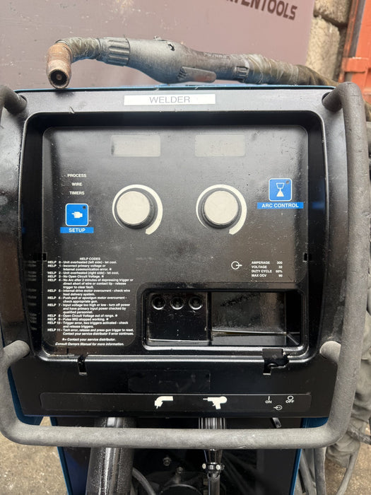 Miller Millermatic 350P Pulse Aluminum Welder with Gun.  Works Fine.