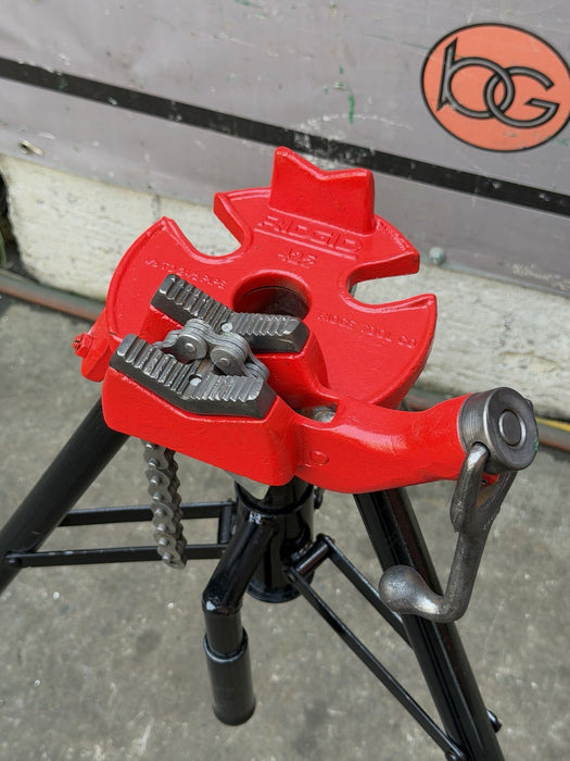 RIDGID 16703 425 PORTABLE TRISTAND CHAIN VISE  1/8”- 2-1/2”PIPE CAPACITY #1