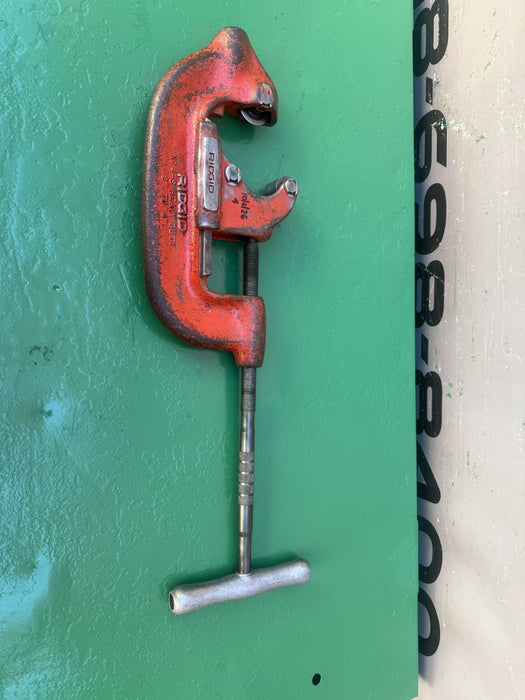 Ridgid No. 4-S Heavy Duty Pipe Cutter, 2" to 4" Pipe Used / Works Good #44