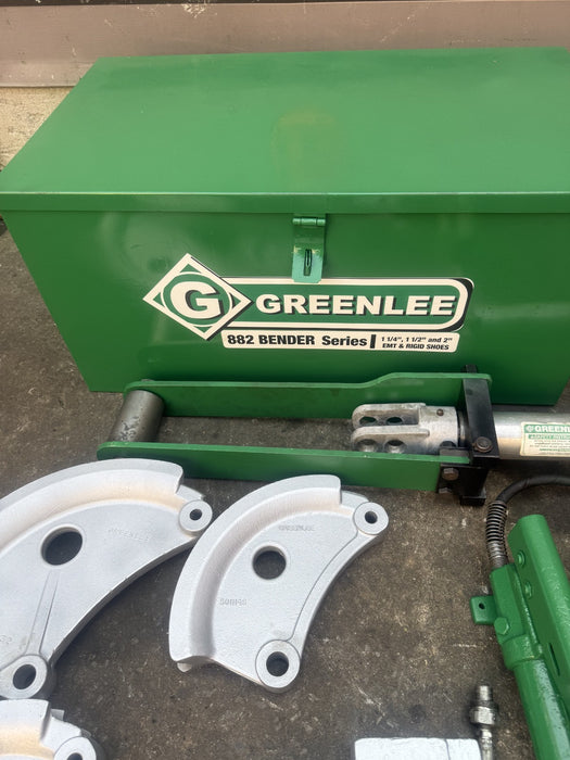 GREENLEE 882 Hydraulic Pipe Bender 1-1/4 to 2 EMT With Hand Pump.  Works Great.