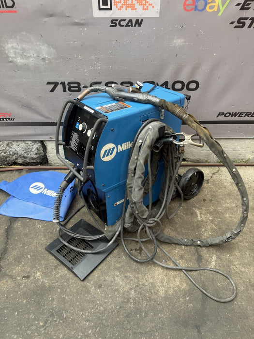 Miller Millermatic 350P Pulse Aluminum Welder with Gun.  Works Fine.