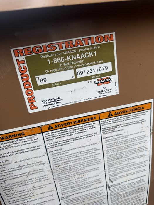 KNAACK 89  Piano-Style Jobsite Box 60"x30"x49" 47.8cu ft.  Good Condition.
