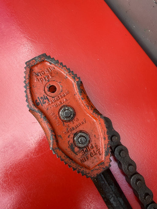 Armstrong Chain Pipe Wrench, Model  33, 3/4 To 4 inch.  Nice Shape.