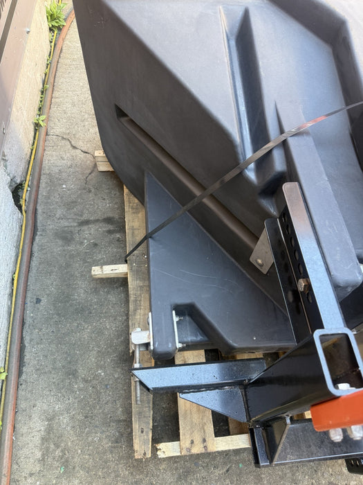 SaltDogg TGS07 Salt Spreader 11.0 Cubic Foot Tailgate Hitch Or Bumper Mount